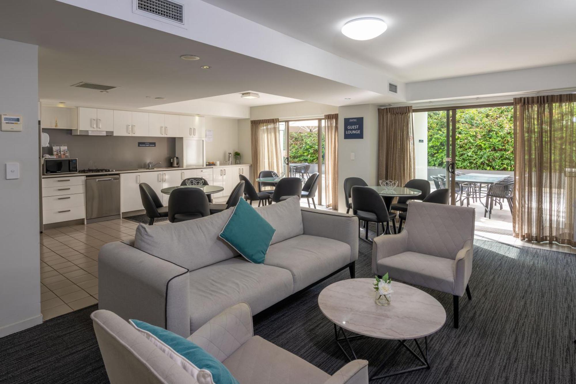 Essence Chermside 4*