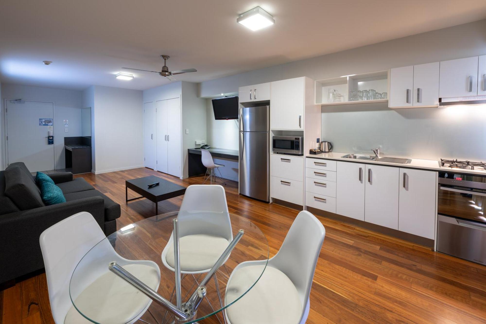 Essence Chermside Aparthotel 4*